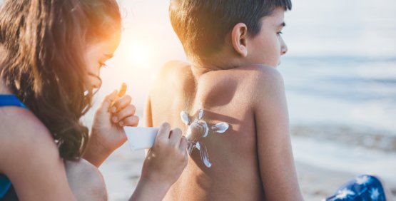 I 3 errori più comuni nell’applicazione della protezione solare ai bimbi